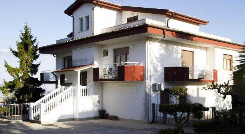 A Casa Di Gio' Bed & Breakfast Atri Exterior foto